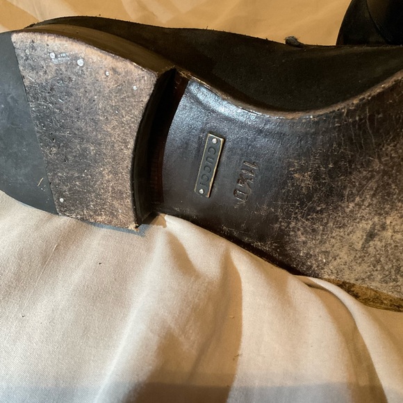 Mens Gucci suede loafers - Picture 3 of 4